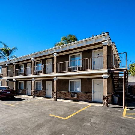 Regency Inn & Suites Downey Esterno foto