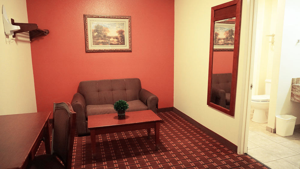 Regency Inn & Suites Downey Esterno foto