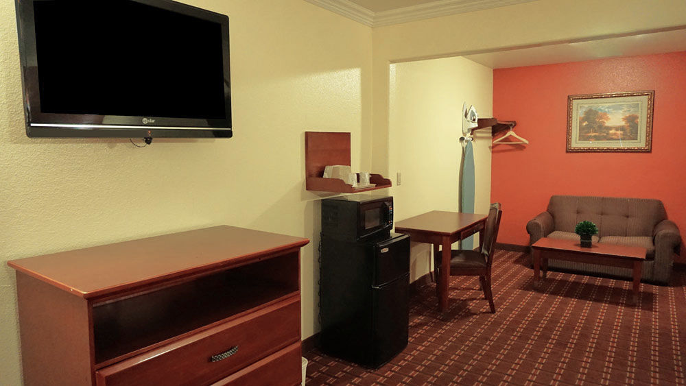 Regency Inn & Suites Downey Esterno foto